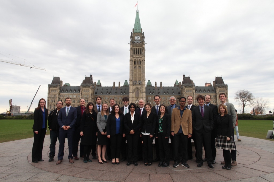 Perimeter team in front of Hill in Ottawa