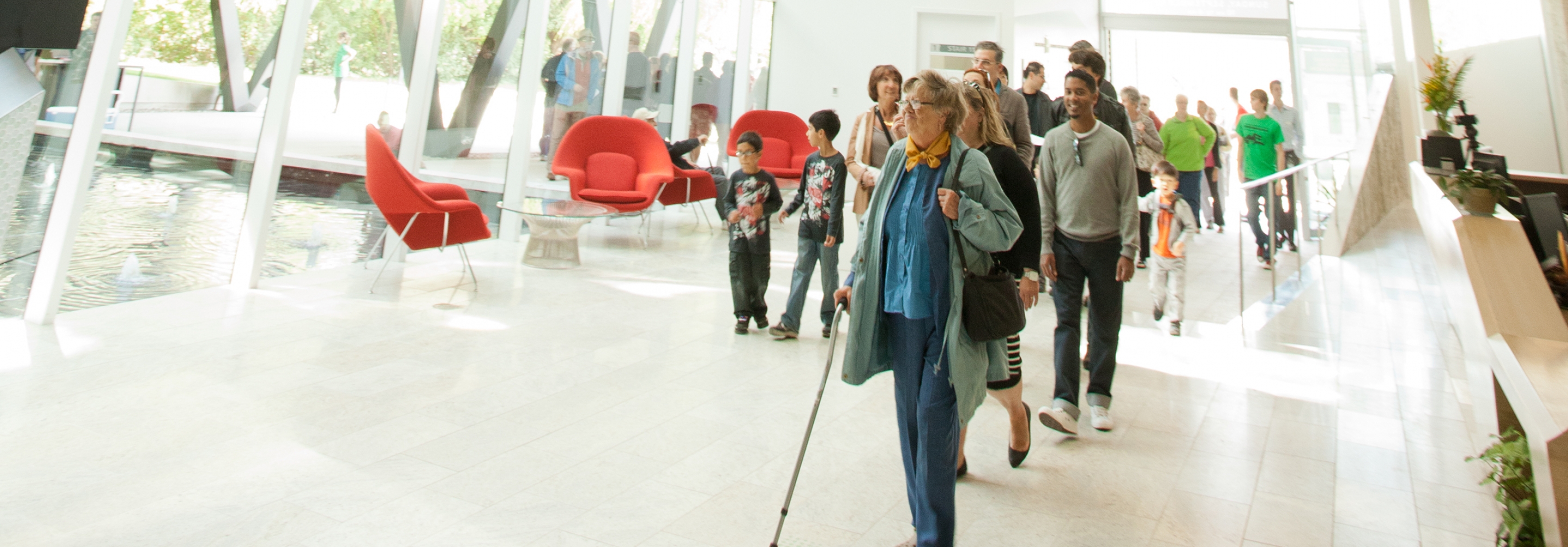 Attendees arriving at Perimeter Institute for a public lecture